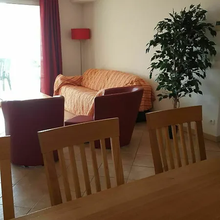 With 3 Bedrooms In Le Barcares, With Pool Access, Furnished Apartment *