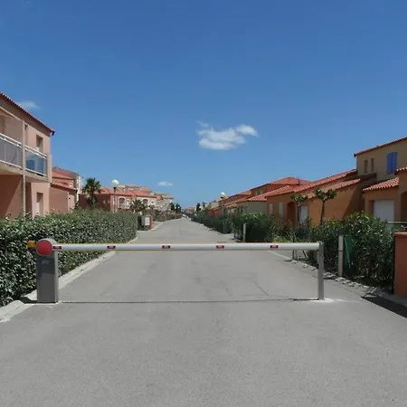 With 3 Bedrooms In Le Barcares, With Pool Access, Furnished