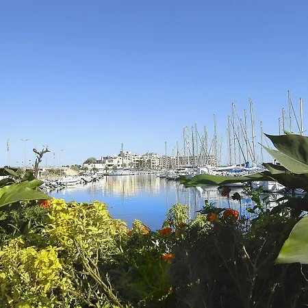 With 3 Bedrooms In Le Barcares, With Pool Access, Furnished *